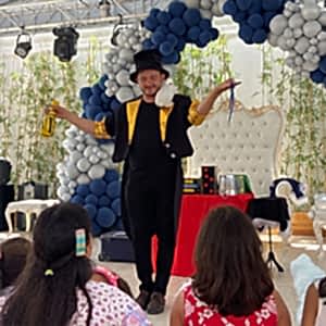 Sihirbaz & İllüzyon Gösterisi